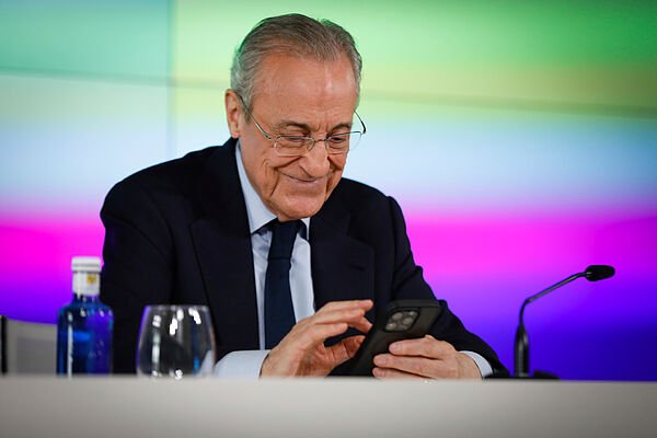 Florentino Pérez se embolsa 23 millones de euros al vender acciones de ACS procedentes del plan de incentivos
