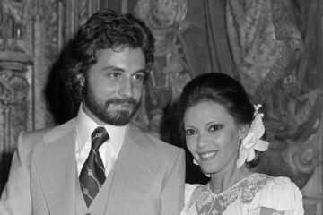 Elsa Baeza: como si Hakuna se pusiera a cantar el credo comunista y se pusiera de moda