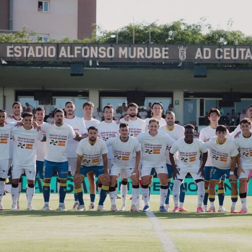 El aplaudido gesto de Las Palmas con el Ceuta tras la grave crisis migratoria: «Ceuta no se vende, Ceuta se defiende»