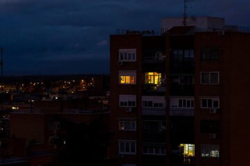 La factura eléctrica se dispara más de un 20% en agosto por la escalada del precio de la luz