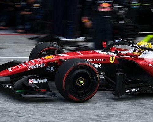 El enfado de Lewis Hamilton con Ferrari tras el final del GP de Holanda: «He perdido tiempo al estar detrás de Leclerc»