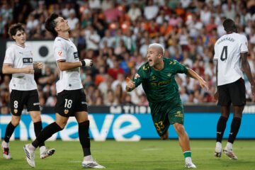 El Betis se despereza a tiempo para incendiar Valencia con un gol de Pablo García