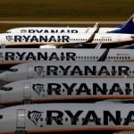 El calvario de los viajeros de un vuelo de Ryanair que se retrasó ocho horas con los pasajeros ya embarcados: «Tres personas se desmayaron y vinieron los servicios de emergencias»
