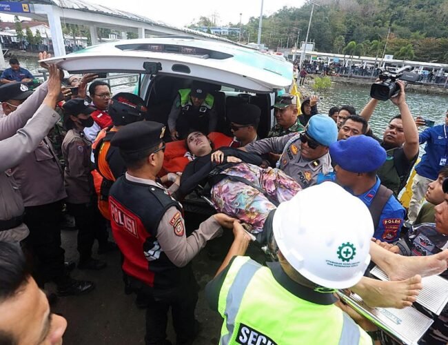 Muere una mujer en el incendio de un ferri en Bali con más de 170 personas a bordo