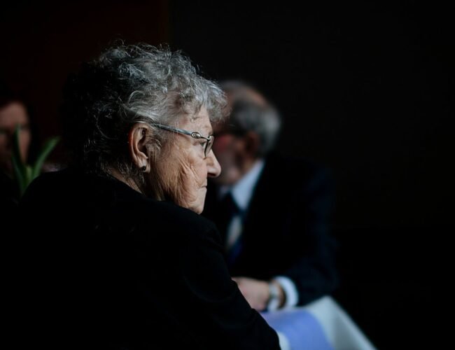 Asocian la terapia hormonal con estrógenos a un cerebro más protegido tras la menopausia