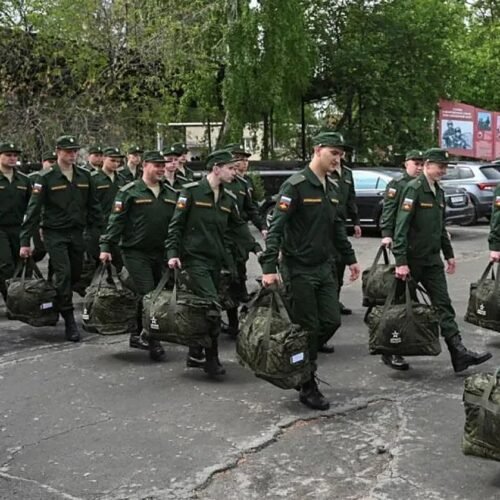 El precio para dejar de ser ruso se multiplica por diez para evitar la fuga de posibles reclutas