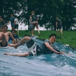 Primeros auxilios en la piscina: cómo reaccionar ante un golpe en la cabeza