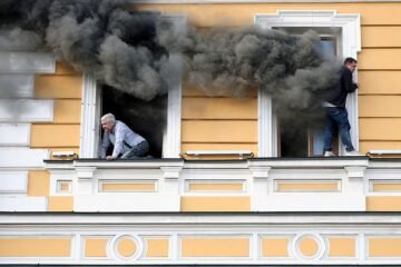 Aumentan a cinco los muertos, incluido un niño, por la última oleada de ataques de Rusia contra Ucrania