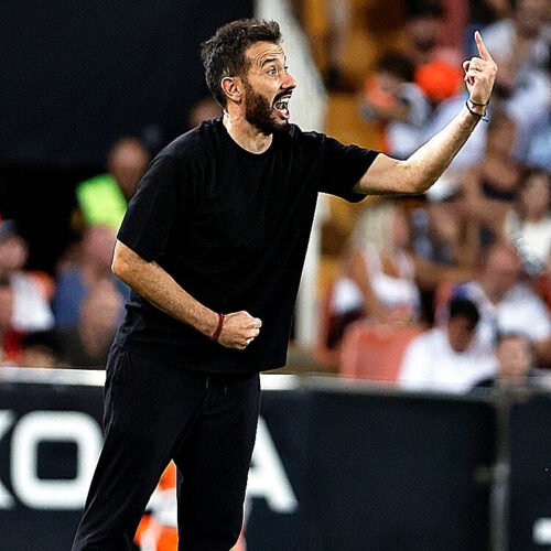 Más difícil todavía para el Valencia: recibe incendiado a un Barça con la duda de Lamine, falto de refuerzos y con Corberán sin crédito en Mestalla