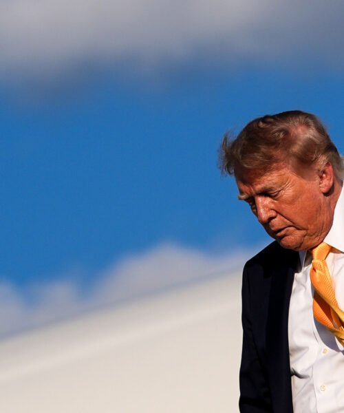 Trump califica de «triste» lo ocurrido en Ceuta y acusa a España de no controlar su frontera