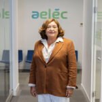 Marina Serrano (Aelec): «El Gobierno penaliza con impuestos a la electricidad producida aquí y subvenciona el gas de fuera»