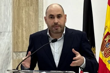 Dimite el delegado del Gobierno en Ceuta: «He tenido una corona de muertos en la puerta»
