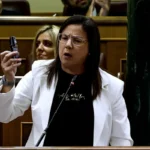 Expulsan del Congreso a una diputada del PP por mostrar un bote de gas pimienta