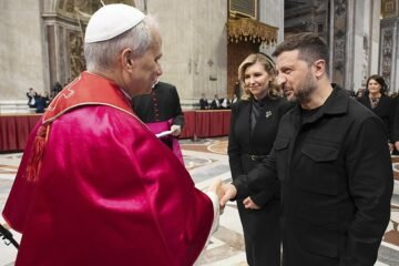 El Papa llama a Zelenski y le pide que colabore con Rusia para alcanzar una tregua humanitaria