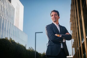 De Singapur a la India: los 5.000 kilómetros que un empresario español anima a nadar por los niños huérfanos