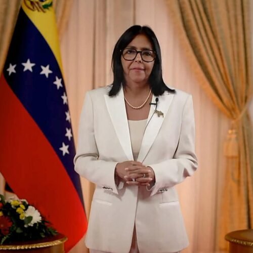 Delcy Rodríguez se adelanta a Machado y defiende su papel en la transición de Venezuela