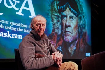 El misterio de la desaparición de Ranulph Fiennes, el explorador aristócrata amigo de Carlos III:  la familia acusa a su  mujer de ocultar su paradero