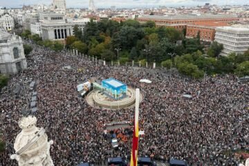 Un clamor por la vivienda saca a decenas de miles de manifestantes en España y exige una huelga general: «No va de ideología, sino de decencia»