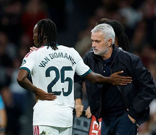 Mourinho nos convierte en charca: los árbitros no nos dejan ver el fútbol