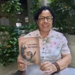 La bióloga María Eugenia Moreno Londoño da voz a plantas, animales y microorganismos en “Los otros mundos”, una colección de cuentos donde la naturaleza deja de ser escenario para convertirse en protagonista
